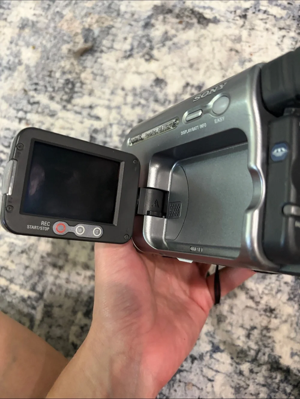 Sony Handycam DCR-TRV480 Digital8 NTSC Camcorder Nightshot Battery Untested